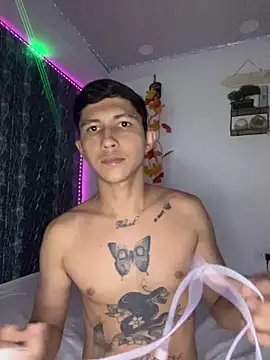 Snapshot of Alejandro_BigCock22 chatting on October 11, 2025, 12:55 am Alejandro BigCock22 online show from October 11, 2025, 12:55 am