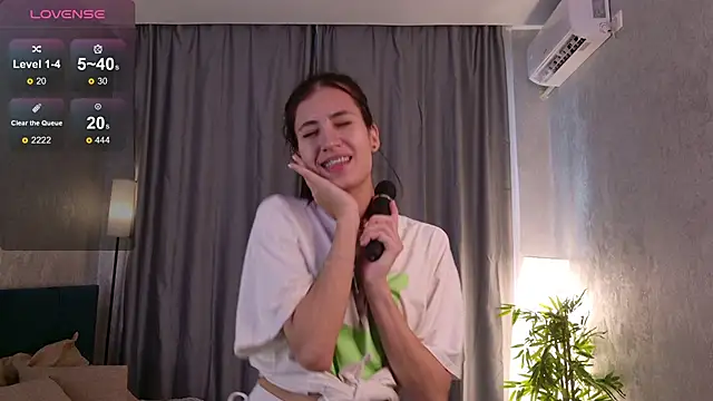 Snapshot of Playful_Pixiee chatting on September 11, 2025, 2:17 pm Playful Pixiee online show from September 11, 2025, 2:17 pm