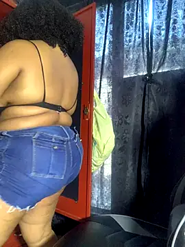 Snapshot of Yera_brown69 chatting on October 11, 2025, 8:21 pm Yera brown69 online show from October 11, 2025, 8:21 pm