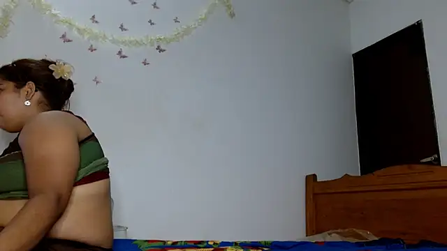 Snapshot of 69smallstar chatting on October 26, 2025, 3:56 pm 69smallstar online show from October 26, 2025, 3:56 pm