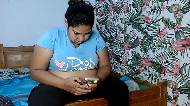 69smallstar online show from April 14, 2026, 11:37 am