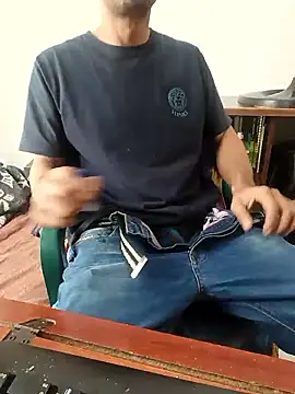 pajaito xl online show from January 17, 2026, 8:12 pm