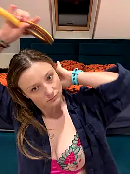 Velvetwitch87 online show from October 6, 2025, 1:12 pm