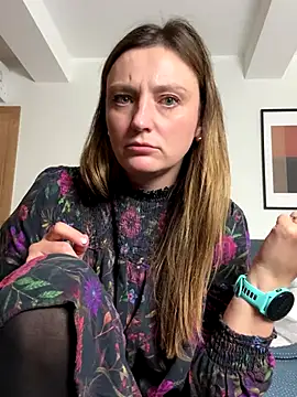 Velvetwitch87 online show from October 9, 2025, 7:25 pm