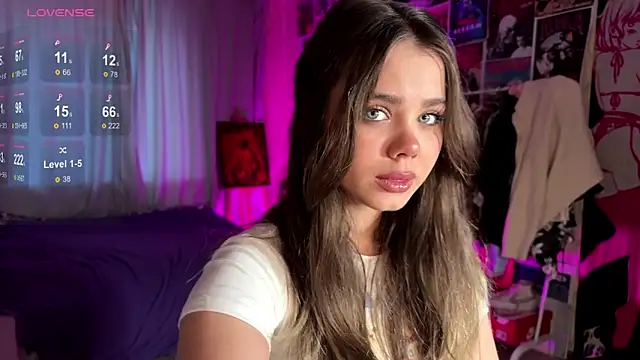 PinkiRay online show from September 21, 2025, 2:22 pm