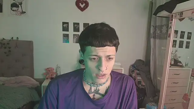2cyboy  online show from September 29, 2025, 8:03 pm