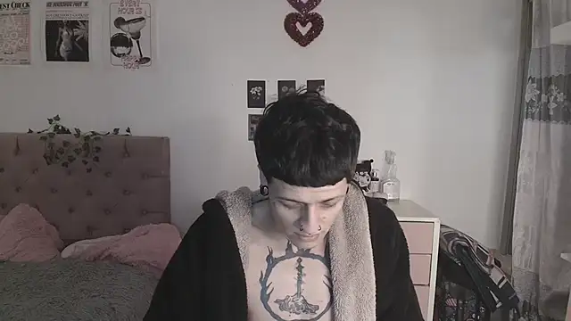 2cyboy  online show from September 25, 2025, 2:34 pm