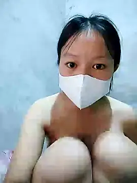 Lilyy-y online show from October 20, 2025, 2:28 pm