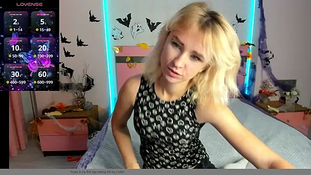 MeryMidnight online show from October 21, 2025, 5:40 am