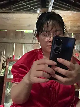 Star-sweet online show from October 13, 2025, 1:18 am