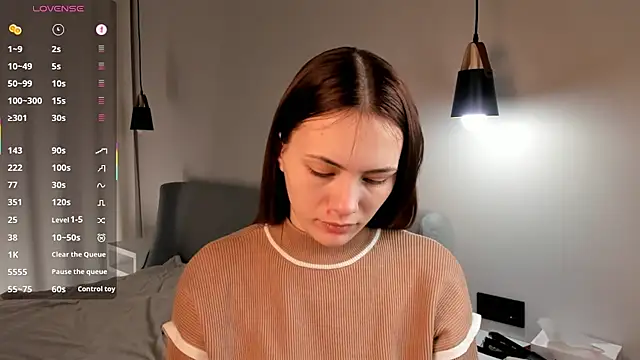 SirenaOstrem online show from October 9, 2025, 1:17 am