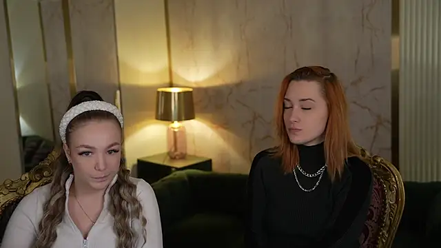 Snapshot of Ella_054 chatting on November 26, 2025, 3:56 pm Ella 054 online show from November 26, 2025, 3:56 pm