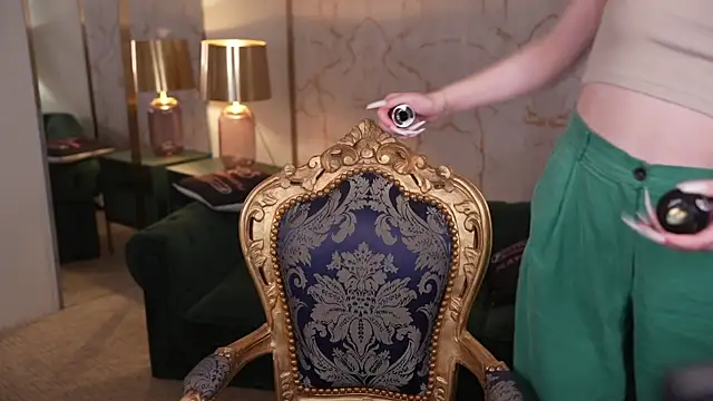 Snapshot of Ella_054 chatting on November 5, 2025, 11:19 pm Ella 054 online show from November 5, 2025, 11:19 pm