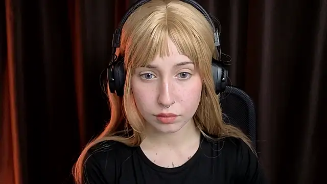 YukiMisa online show from December 14, 2025, 2:55 pm