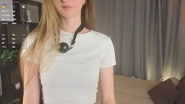 Snapshot of _Iry_ chatting on October 4, 2025, 3:08 am Iry online show from October 4, 2025, 3:08 am
