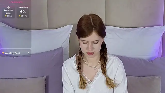 CarolaineMyers online show from October 9, 2025, 4:40 pm