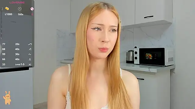 MoonPetal online show from October 12, 2025, 8:26 am