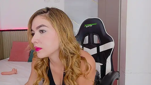 Snapshot of Sammy_Lovee chatting on November 20, 2025, 7:25 pm Sammy Lovee online show from November 20, 2025, 7:25 pm