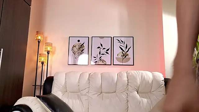 Violeta Foxz online show from April 4, 2026, 7:31 pm