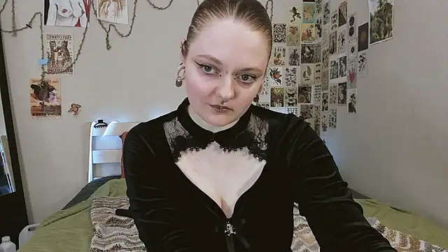 WonderConnie1 online show from May 28, 2026, 1:28 pm