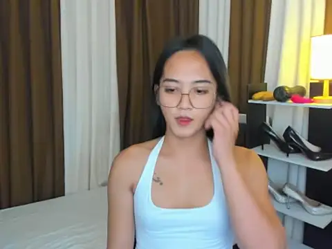 Snapshot of URHottestAngel chatting on September 12, 2025, 4:40 pm URHottestAngel online show from September 12, 2025, 4:40 pm