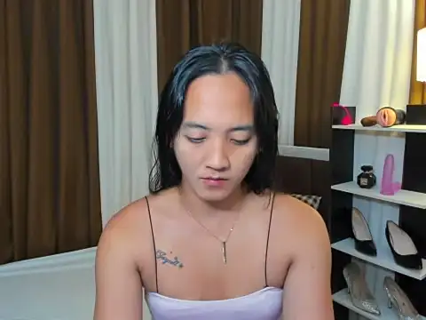 Snapshot of URHottestAngel chatting on November 9, 2025, 5:06 pm URHottestAngel online show from November 9, 2025, 5:06 pm