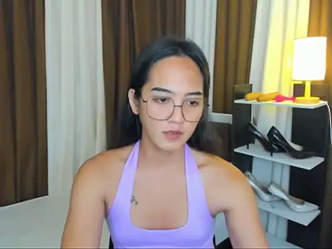 Snapshot of URHottestAngel chatting on September 11, 2025, 5:13 pm URHottestAngel online show from September 11, 2025, 5:13 pm