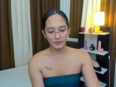 Snapshot of URHottestAngel chatting on October 26, 2025, 1:22 pm URHottestAngel online show from October 26, 2025, 1:22 pm