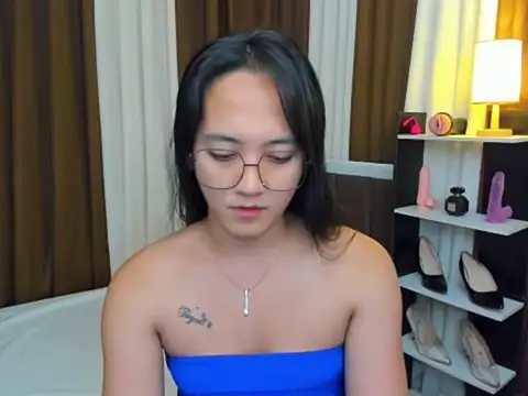 Snapshot of URHottestAngel chatting on October 29, 2025, 1:10 pm URHottestAngel online show from October 29, 2025, 1:10 pm