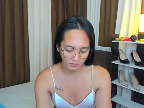 Snapshot of URHottestAngel chatting on September 14, 2025, 2:34 am URHottestAngel online show from September 14, 2025, 2:34 am