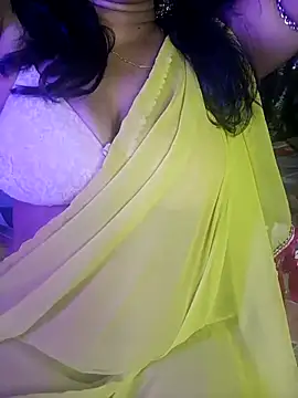 monaa-darling online show from November 29, 2025, 7:47 pm