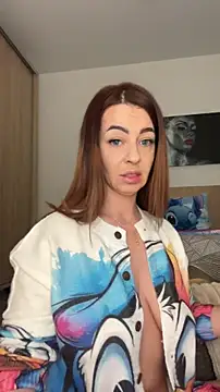 Roxanne Skye online show from October 28, 2025, 7:02 pm