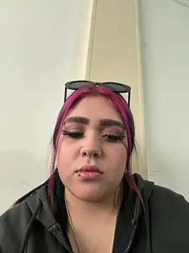 im bunny   online show from February 6, 2026, 12:12 pm