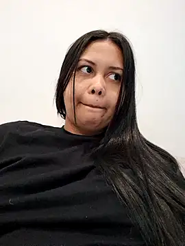 Snapshot of Alessandraa- chatting on October 17, 2025, 3:14 pm Alessandraa- online show from October 17, 2025, 3:14 pm