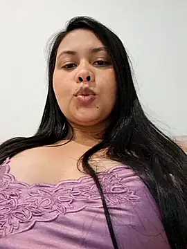 Alessandraa- online show from December 3, 2025, 5:19 am