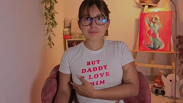  Sophia 111 online show from November 4, 2025, 9:07 pm