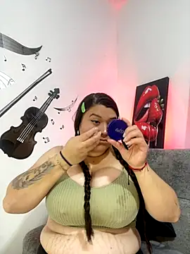 SafiroFer online show from October 15, 2025, 9:01 pm