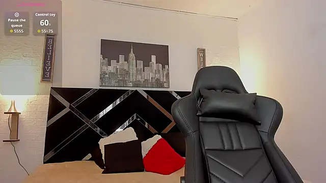 iamCharlotte19 online show from October 7, 2025, 5:25 pm