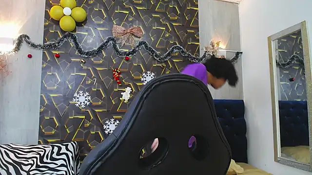 miss leidy  online show from December 2, 2025, 2:45 am