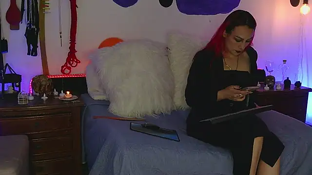 Snapshot of MeganBrown4 chatting on September 27, 2025, 3:29 pm MeganBrown4 online show from September 27, 2025, 3:29 pm