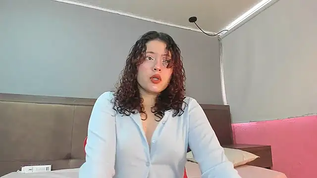 Snapshot of SamLuxuri chatting on September 29, 2025, 5:07 pm SamLuxuri online show from September 29, 2025, 5:07 pm