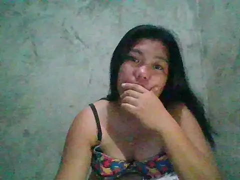 Snapshot of nikki_zapphire chatting on September 17, 2025, 11:40 pm nikki zapphire online show from September 17, 2025, 11:40 pm