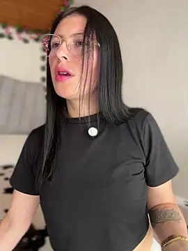 Mia salinass online show from January 13, 2026, 8:02 pm