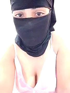 salma14 online show from December 18, 2025, 10:24 pm