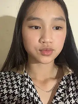 Snapshot of -Lie-06 chatting on October 10, 2025, 7:42 am -Lie-06 online show from October 10, 2025, 7:42 am