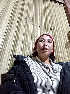 Snapshot of me-cute chatting on November 4, 2025, 11:47 am me-cute online show from November 4, 2025, 11:47 am