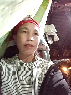 Snapshot of me-cute chatting on November 3, 2025, 11:36 am me-cute online show from November 3, 2025, 11:36 am