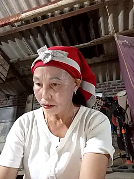 Snapshot of me-cute chatting on October 18, 2025, 1:02 pm me-cute online show from October 18, 2025, 1:02 pm