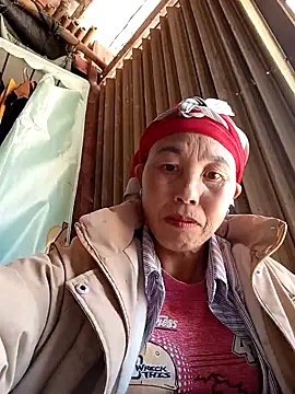 me-cute online show from November 30, 2025, 1:28 am