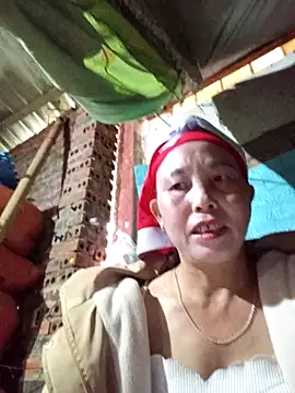 Snapshot of me-cute chatting on November 12, 2025, 1:32 am me-cute online show from November 12, 2025, 1:32 am